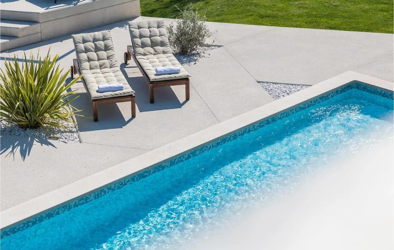Beautiful home in Barban w/ Outdoor swimming pool, WiFi&3 Bedrooms Vakantiehuis