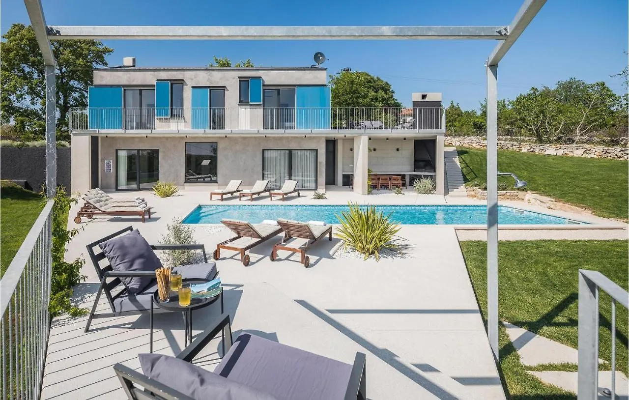Beautiful home in Barban w/ Outdoor swimming pool, WiFi&3 Bedrooms 0*,  Kroatië